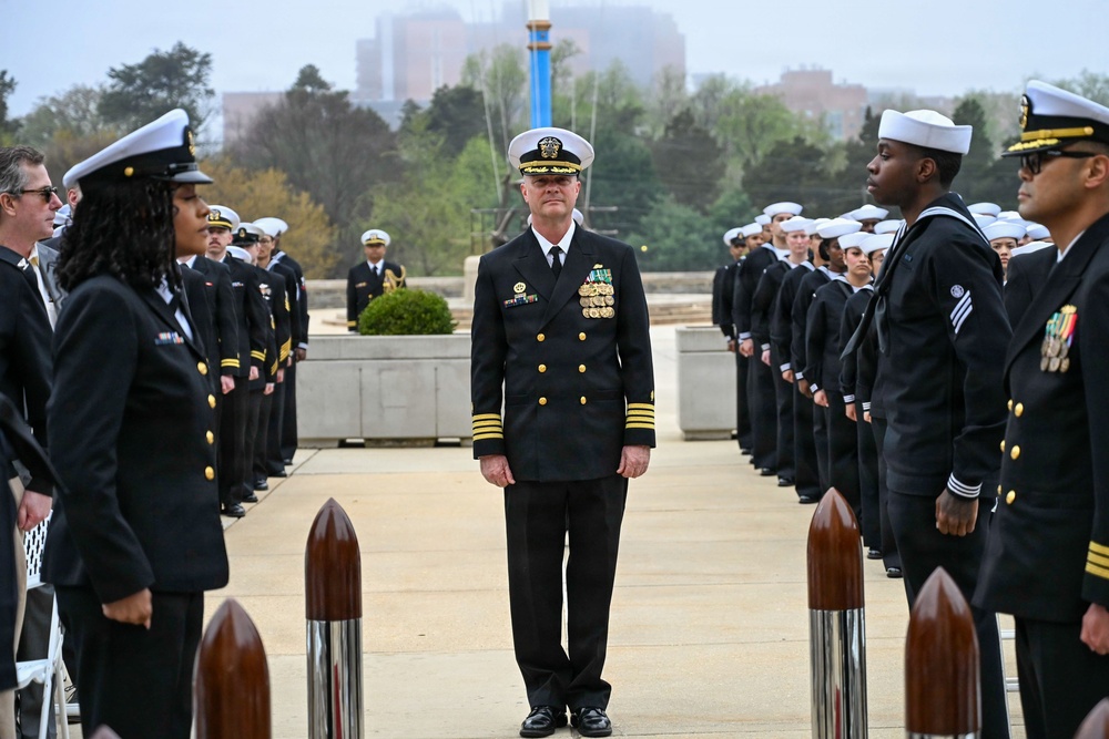 NMRTC Bethesda Holds Combined Change of Command, Retirement Ceremony