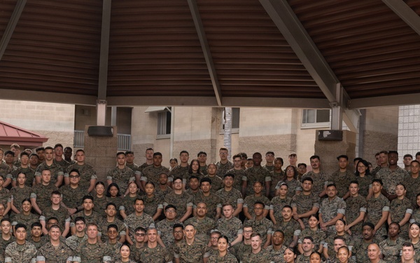 Medal of Honor recipient Sgt. Dakota Meyer speaks to 1st MLG Marines