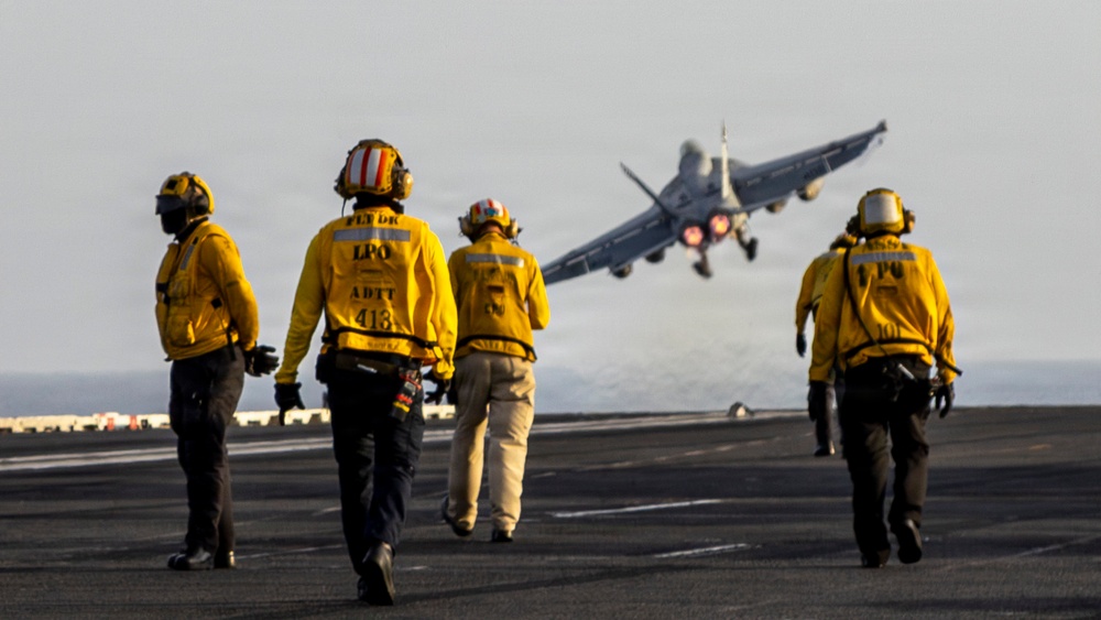 USS Abraham Lincoln (CVN72) supports Operation Epic