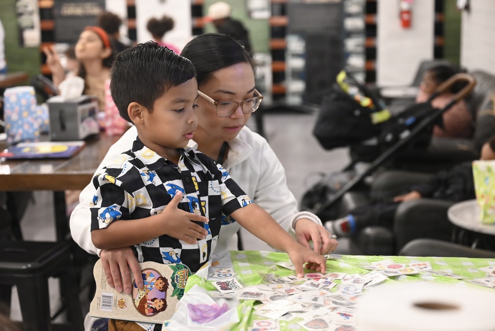 USO Brunch with the Bunny