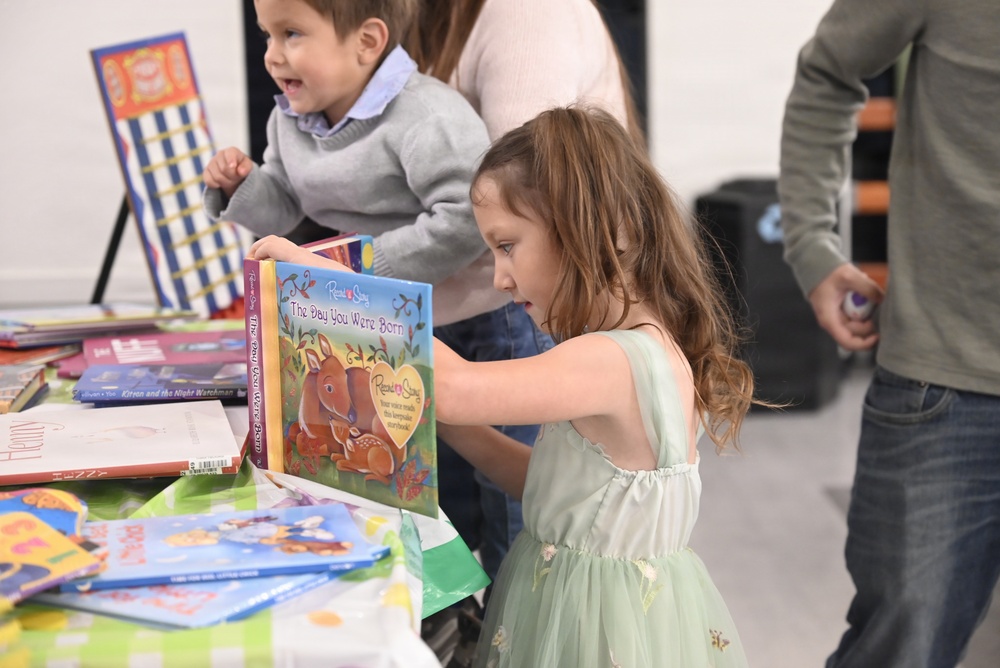 USO Brunch with the Bunny