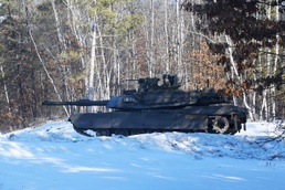 MNNG Conducts Winter Tank Gunnery