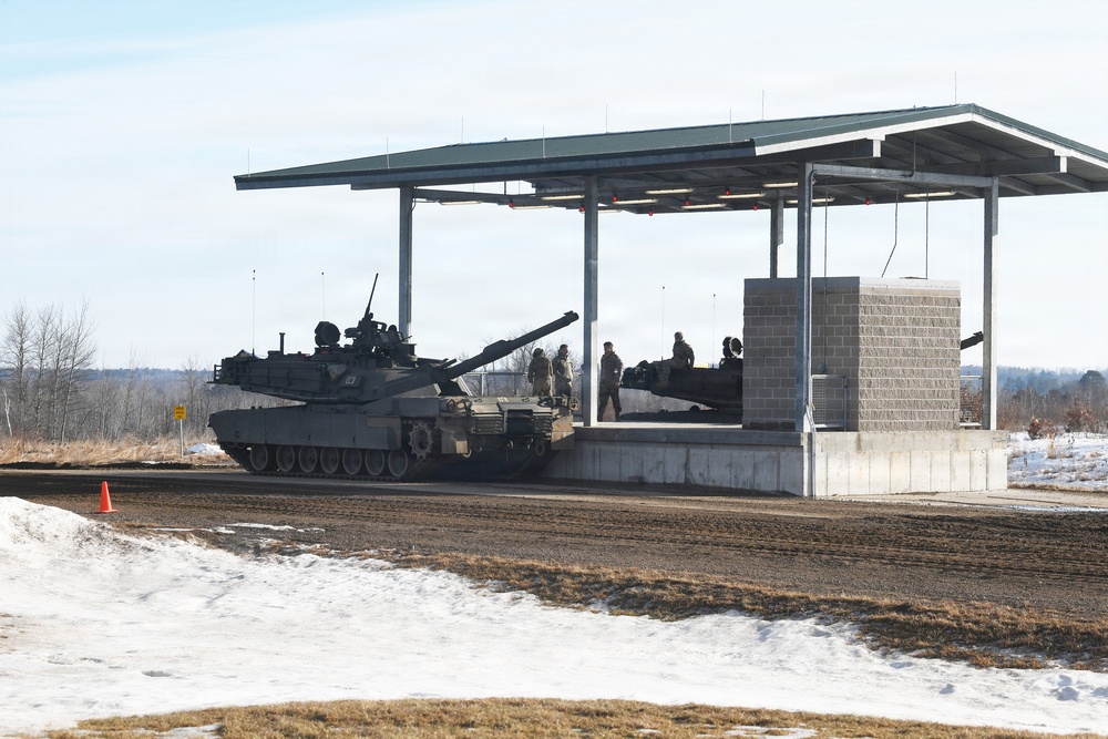 MNNG Conducts Winter Tank Gunnery