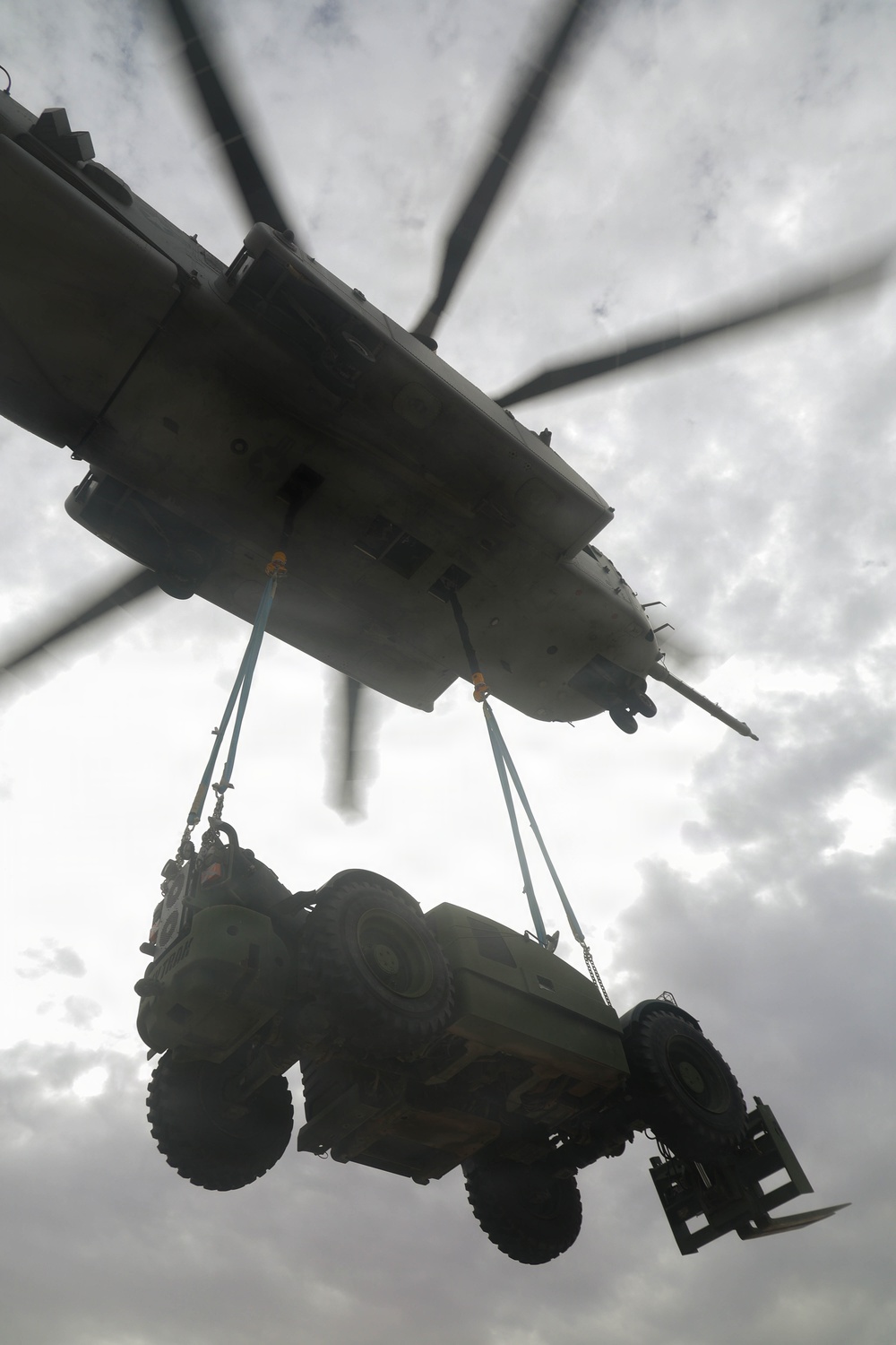 WTI 2-26: CH-53 Heavy Lift Air Refueling