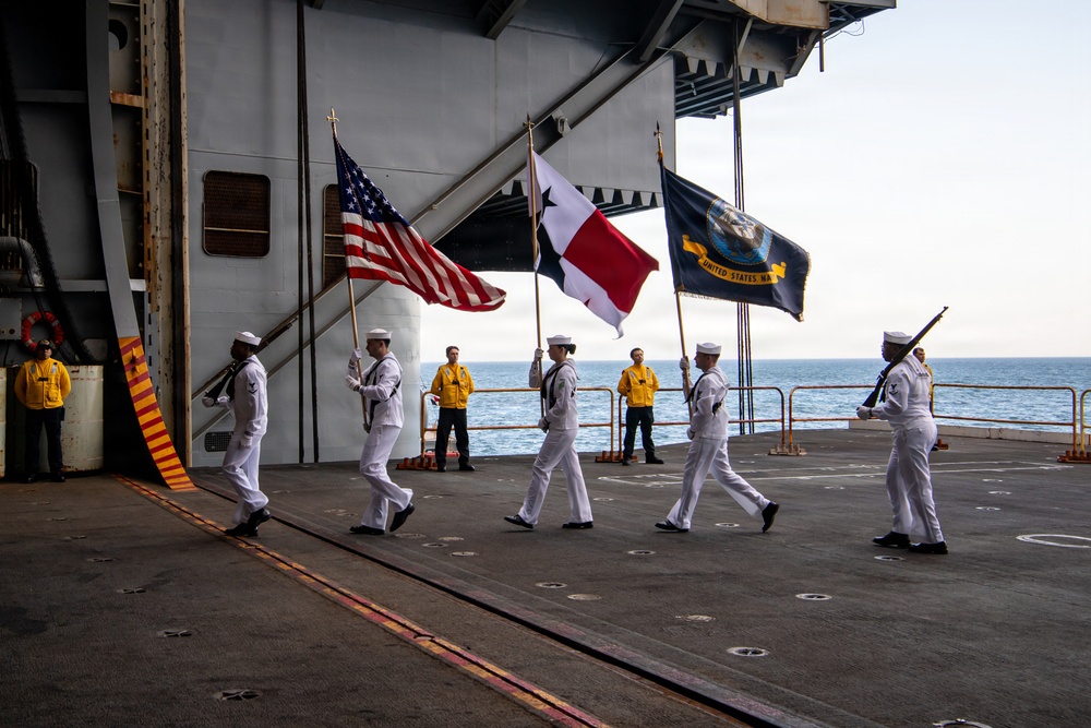 Nimitz Hosts Panamanian Distinguished Visitors
