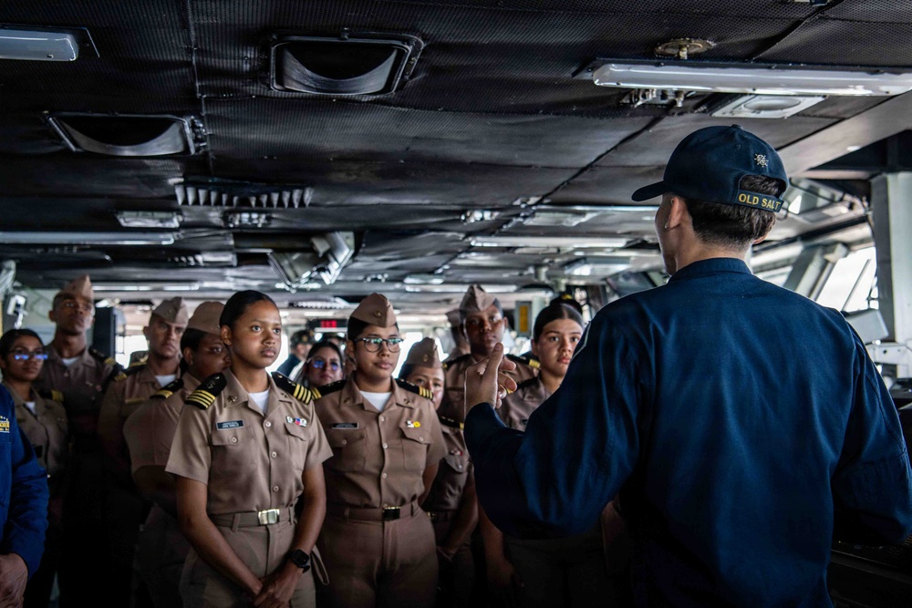 Nimitz Hosts Tours in Panama