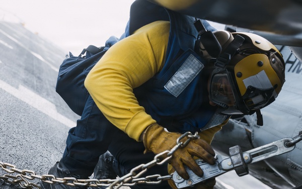 11th MEU Marines, Sailors conduct flight deck operations aboard USS Portland