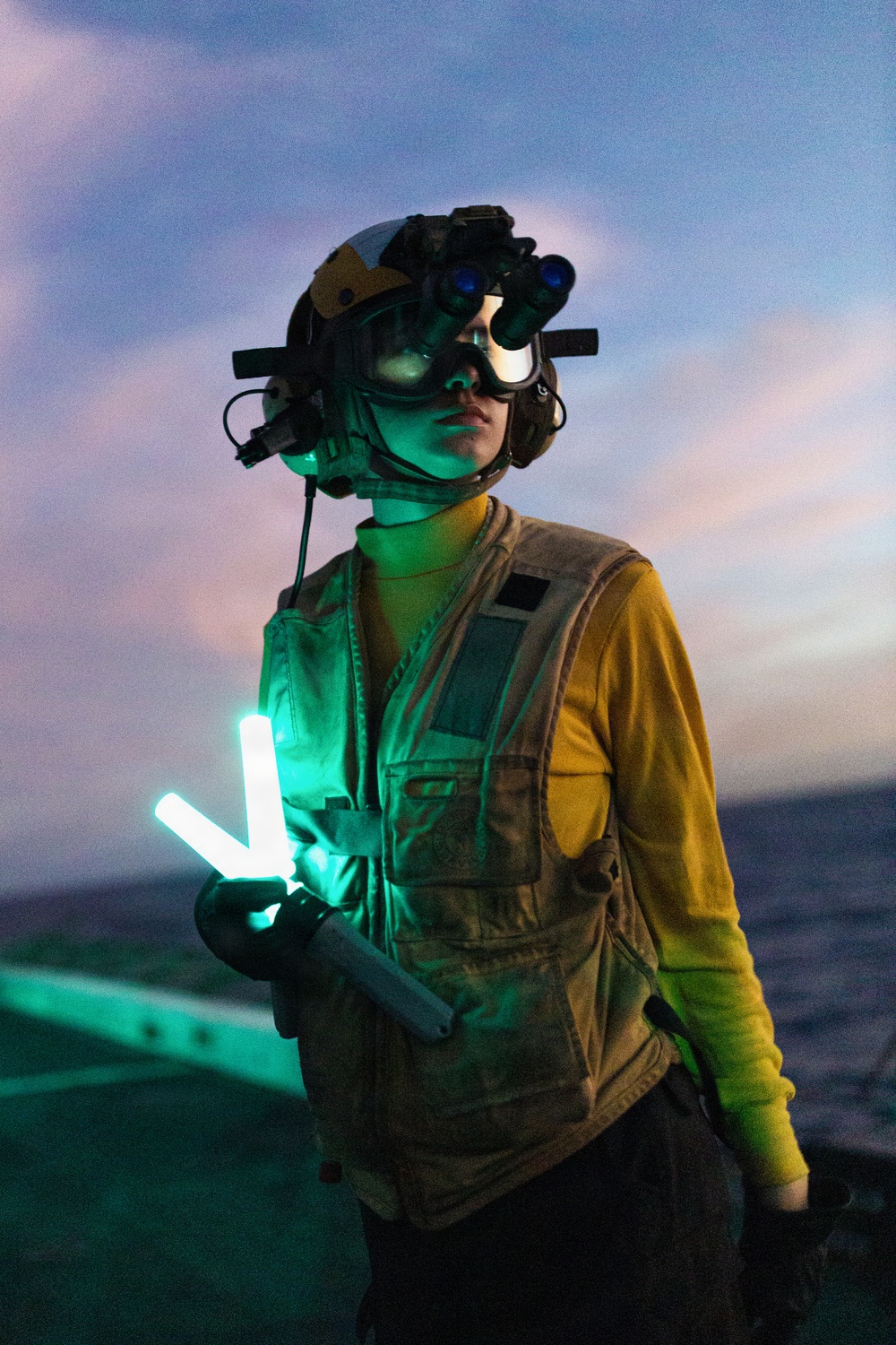 11th MEU Marines, Sailors conduct flight deck operations aboard USS Portland