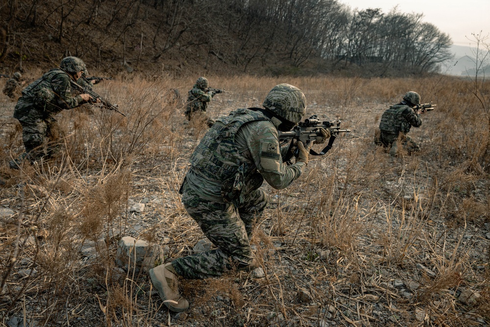 U.S. Marines Rehearse Dry Fire Squad Attacks During KMEP 26.1