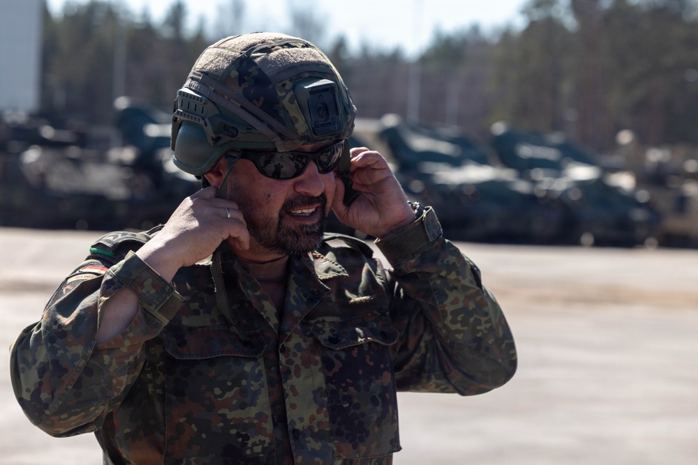1-12 Cav trade knowledge with NATO partner on M1A2 Abrams