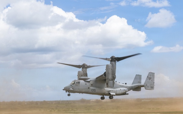 22nd MEU (SOC) and PHIBRON 8 Leadership Visit Camp Santiago