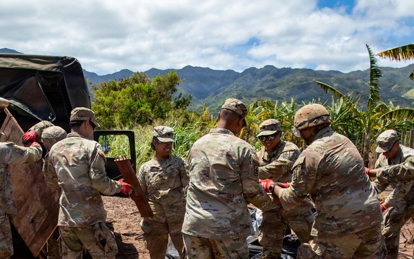 Hawaii National Guard assists Waialua community with flood debris removal