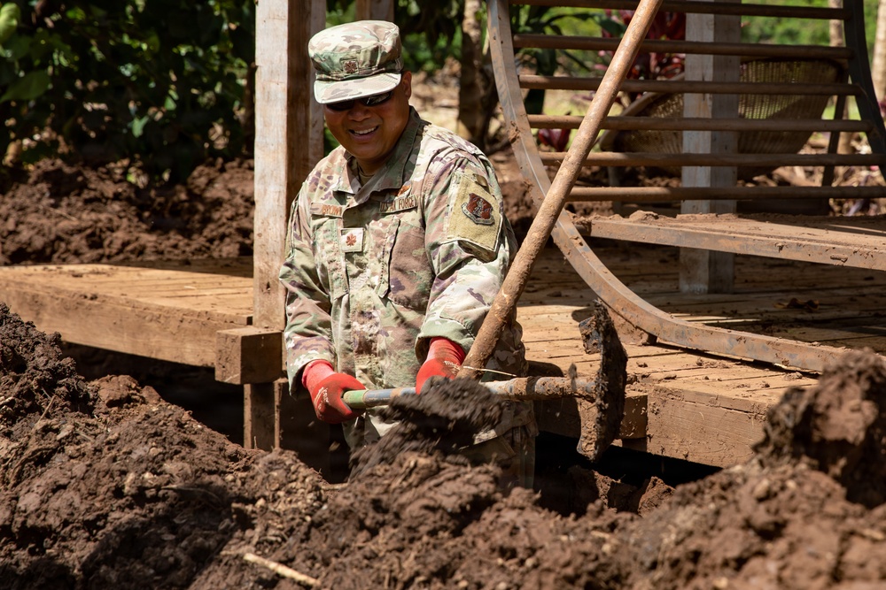 Hawaii National Guard assists Waialua community with flood debris removal