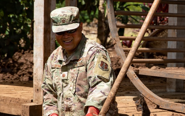 Hawaii National Guard assists Waialua community with flood debris removal