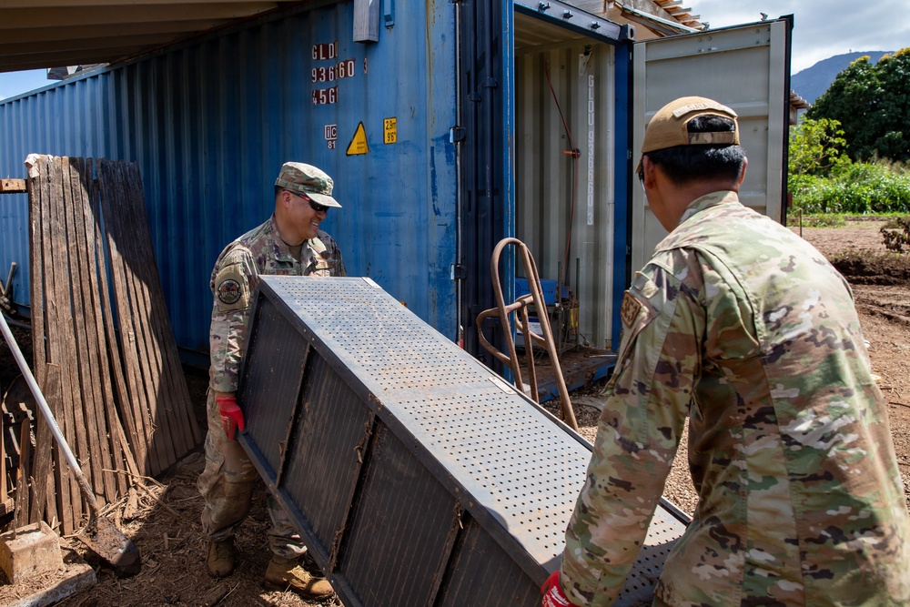 Hawaii National Guard assists Waialua community with flood debris removal