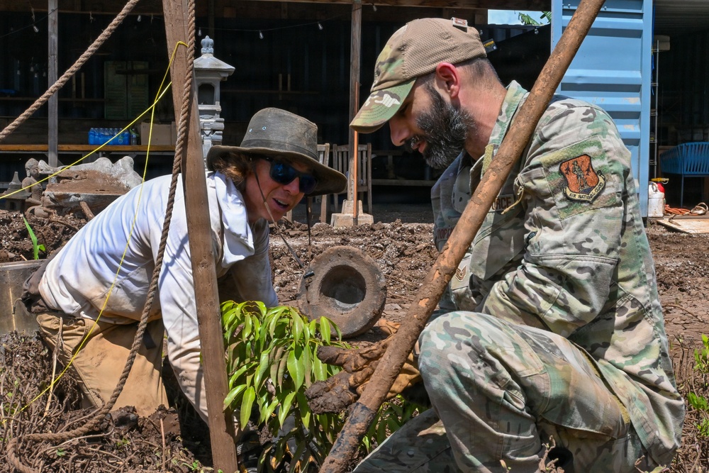 Hawaii National Guard assists Waialua community with flood debris removal