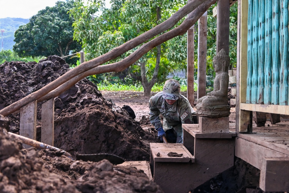 Hawaii National Guard assists Waialua community with flood debris removal