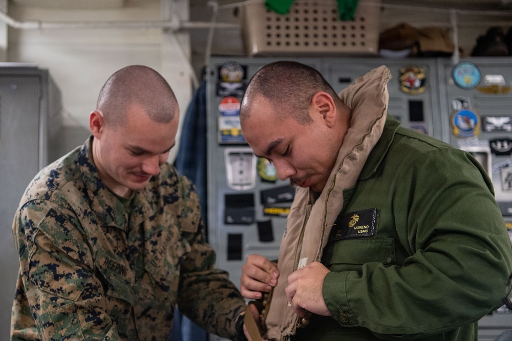 Boxer Marines, Sailors Conduct Maintenance Checks