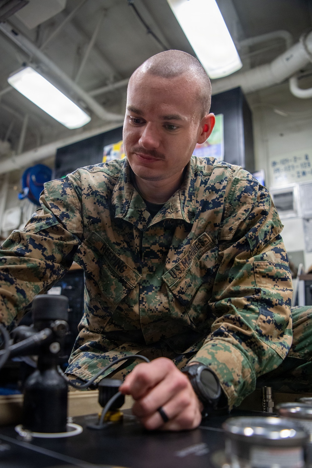 Boxer Marines, Sailors Conduct Maintenance Checks