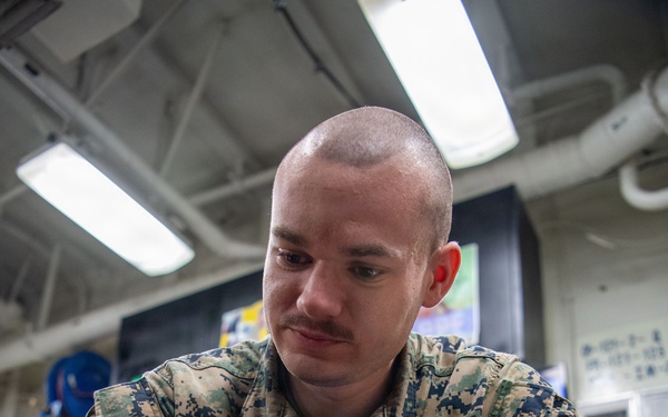 Boxer Marines, Sailors Conduct Maintenance Checks