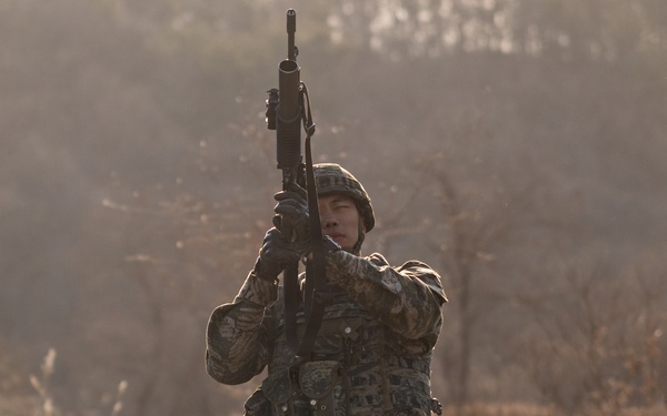 U.S. Marines with 12th LCT Execute Bilateral Live-Fire Range: Day 4