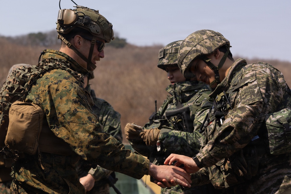 U.S. Marines with 12th LCT Execute Bilateral Live-Fire Range: Day 4