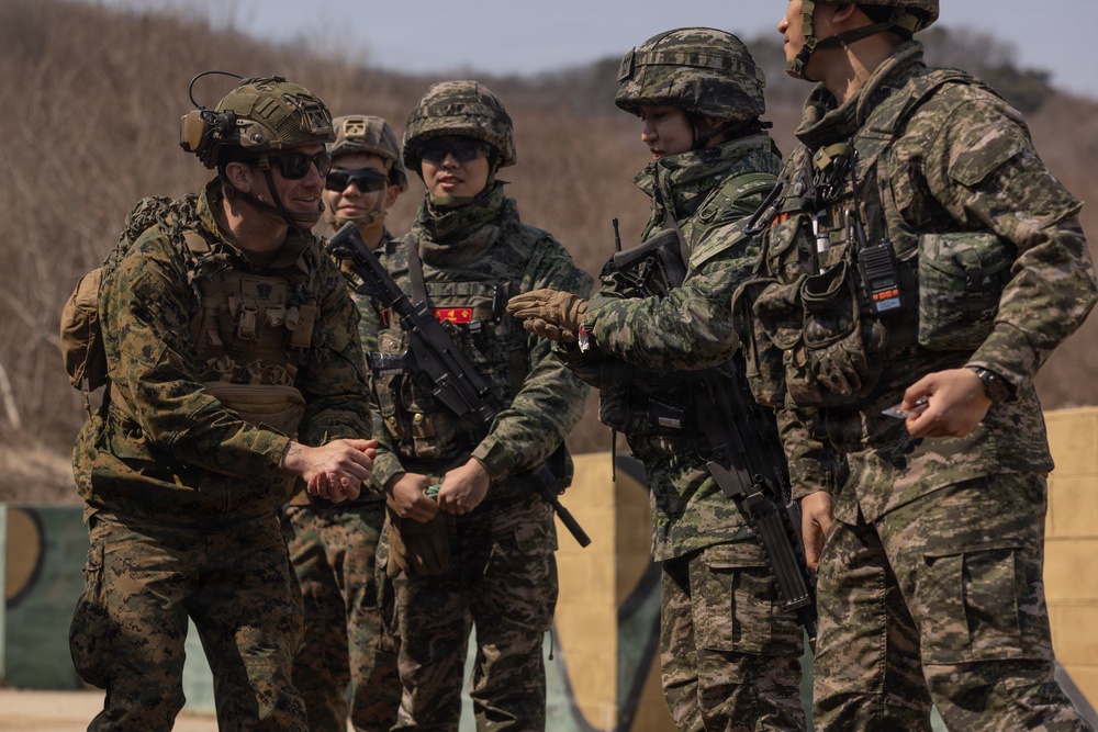 U.S. Marines with 12th LCT Execute Bilateral Live-Fire Range: Day 4