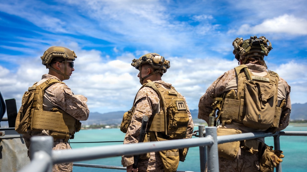 11th MEU Marines, Sailors Conduct Defense of the Amphibious Task Force