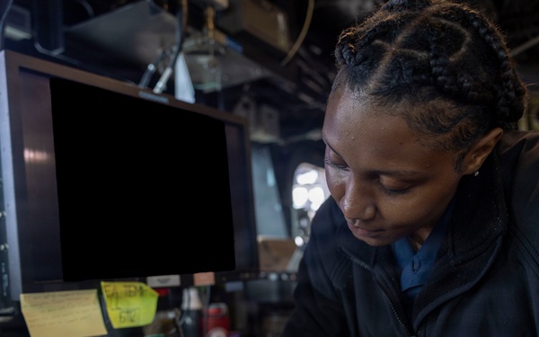 USS Mahan (DDG 72) Routine Operations