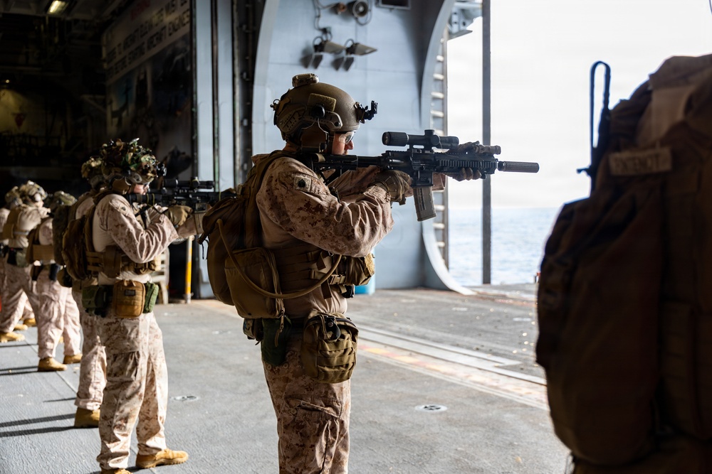 22nd MEU (SOC) | MSPF &amp; BLT 3/6 Conducts a Live-Fire Range Aboard USS Iwo Jima