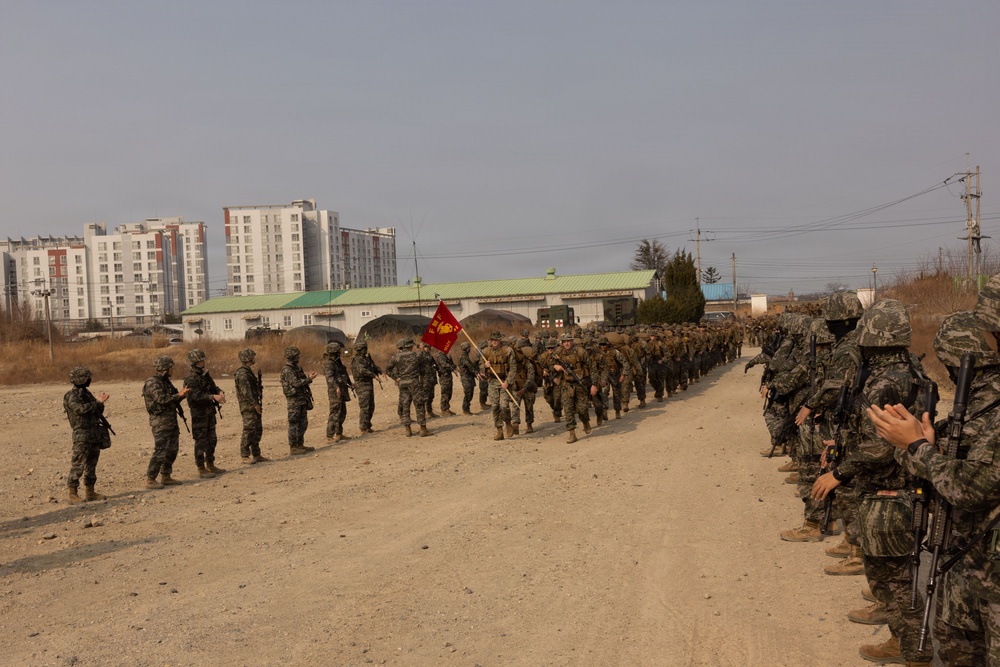 KMEP 26.1 | ROK Marines Welcome 12th LCT’s Charlie Company During KMEP