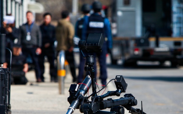 ROK SWAT, U.S Army Garrison Humphrey's personnel conduct joint explosive training