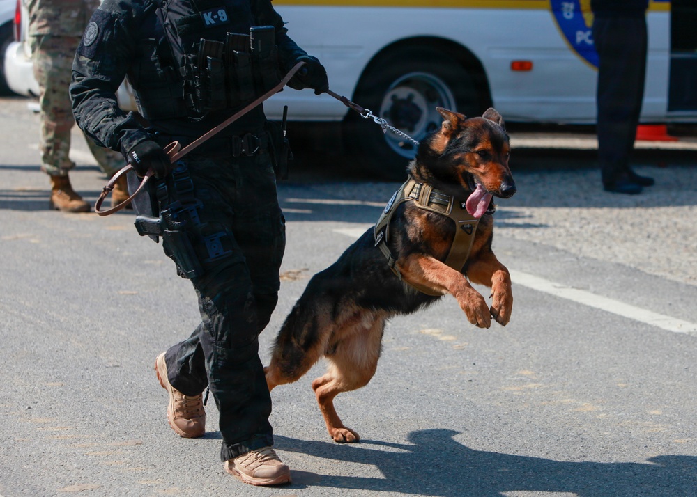 ROK SWAT, U.S Army Garrison Humphrey's personnel conduct joint explosive training
