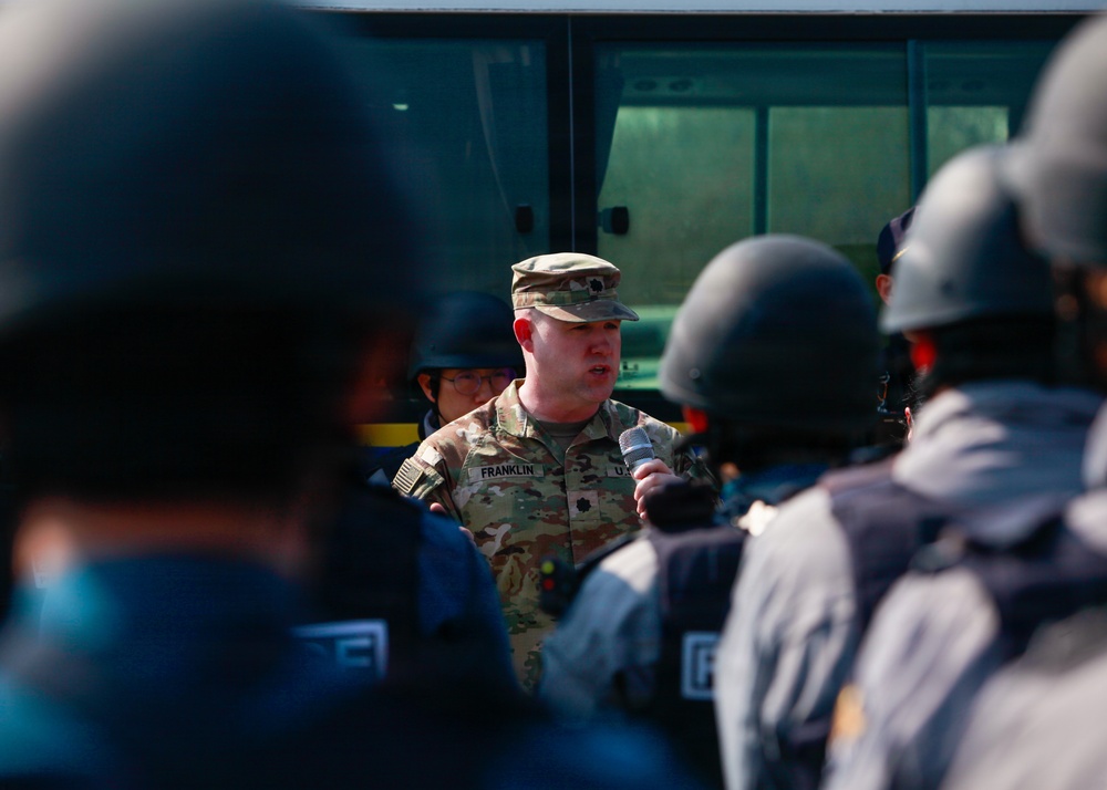 ROK SWAT, U.S Army Garrison Humphrey's personnel conduct joint explosive training
