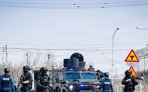 ROK SWAT, U.S Army Garrison Humphrey's personnel conduct joint explosive training