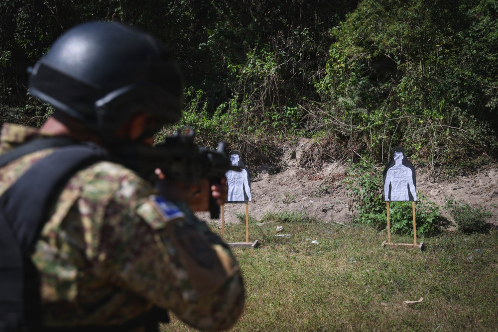 Tactical Movement Exercise with Special Forces-El Salvador