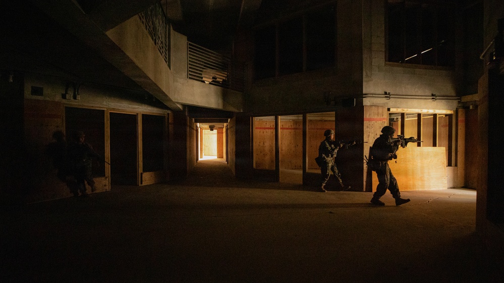 U.S. and ROK Marines Conduct Military Operations on Urban Terrain Training