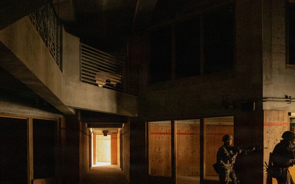 U.S. and ROK Marines Conduct Military Operations on Urban Terrain Training