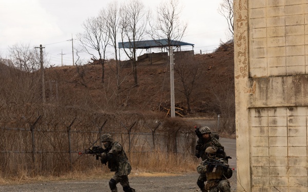 KMEP 26.1 | U.S. Marines with 12th LCT and ROK Marines Exchange Urban Operations Tactics