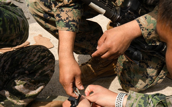 U.S. and ROK Marines Conduct Military Operations on Urban Terrain Training