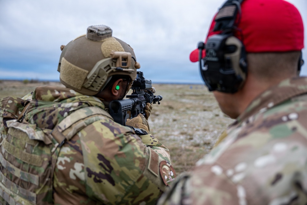 31st SFS Conducts M240B and SMASH 2000L Training