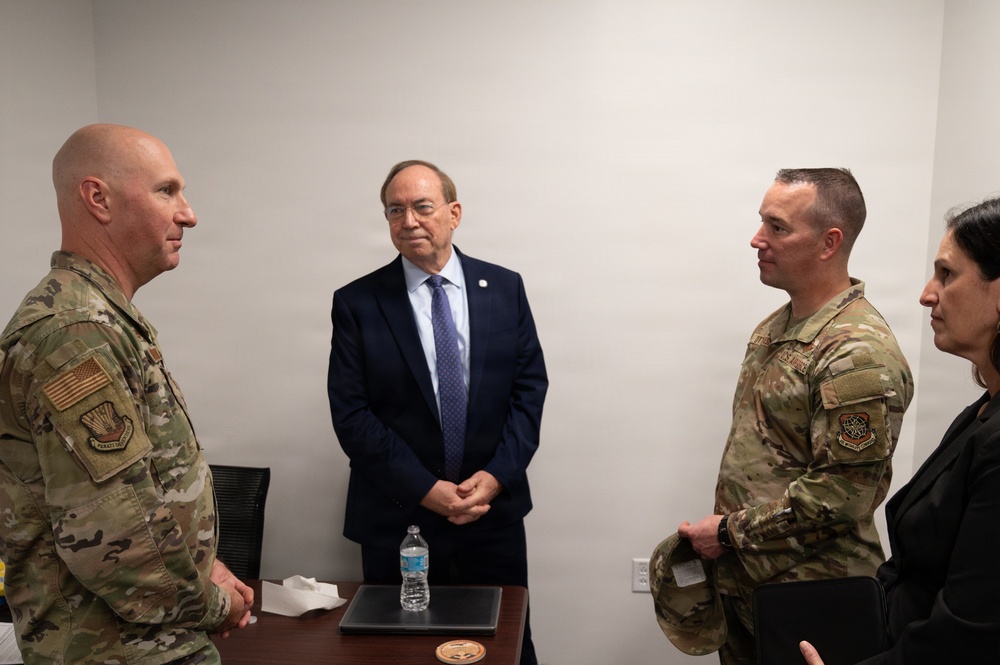 Retired U.S. Air Force Lt. Gen. David Deptula speaks to ALS