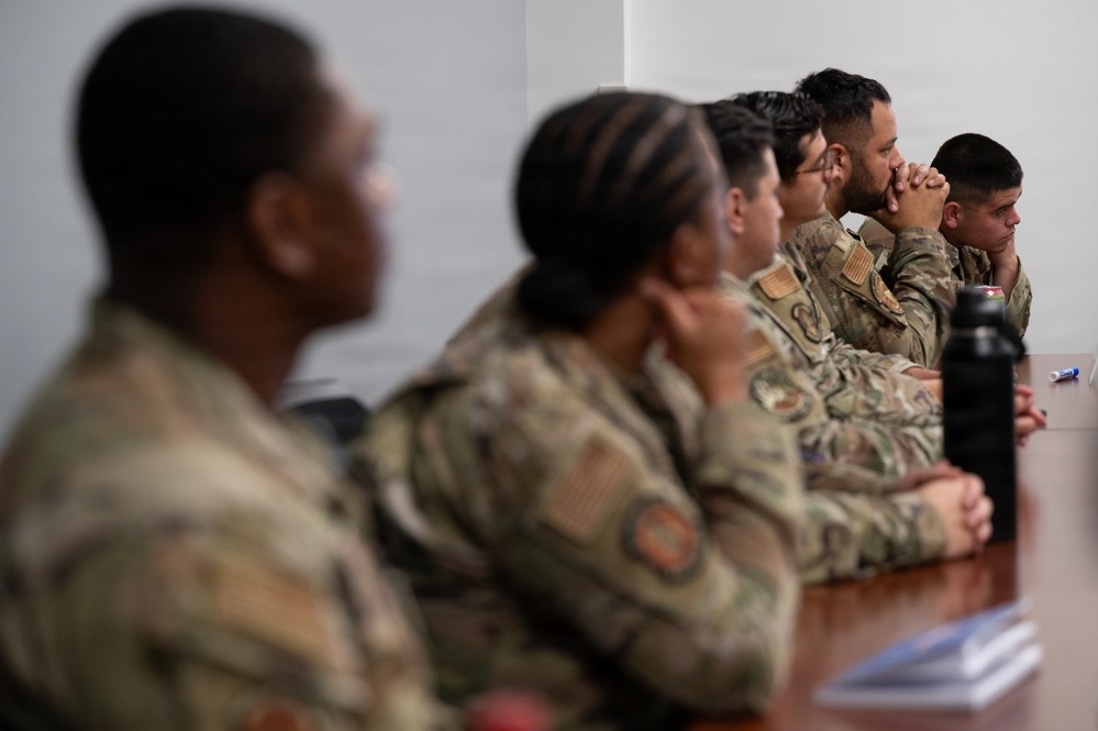 Retired U.S. Air Force Lt. Gen. David Deptula speaks to ALS