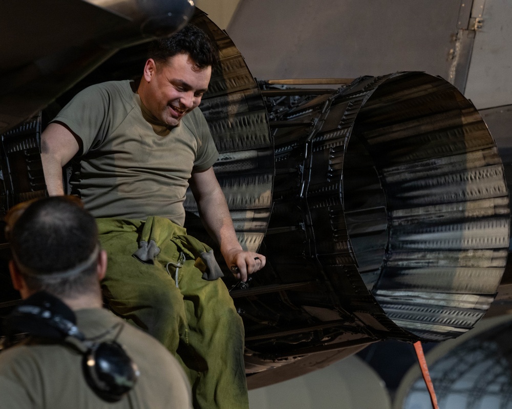 4th Fighter Wing Around-The-Clock Maintenance