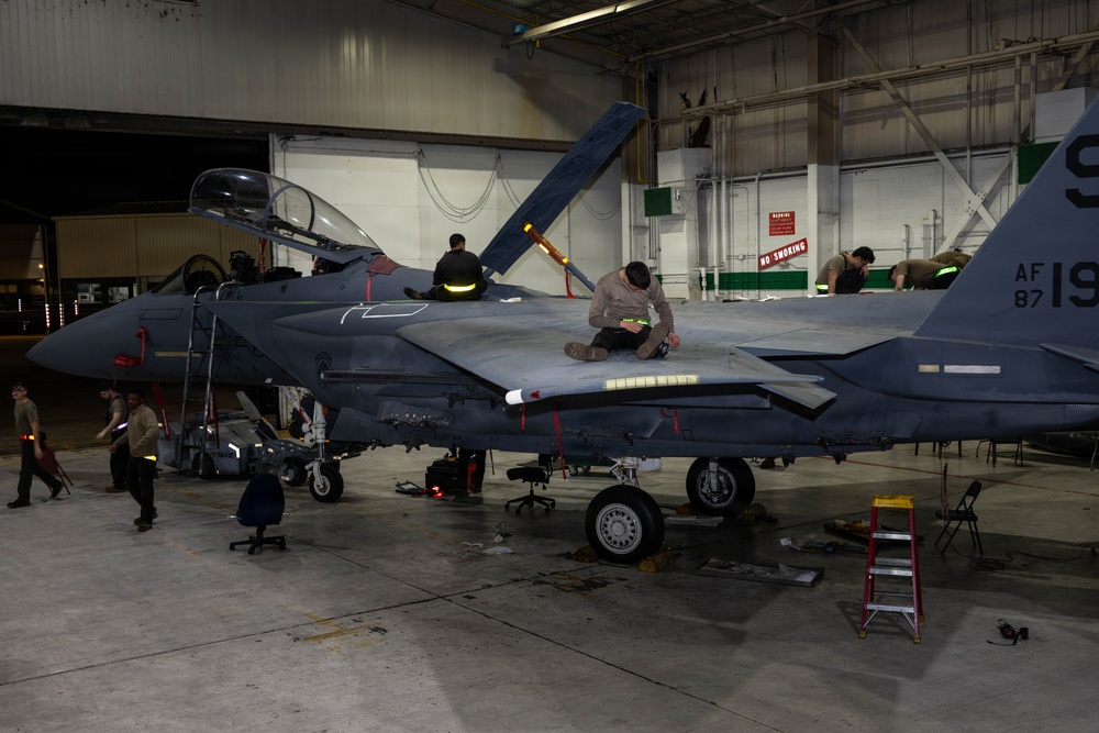 4th Fighter Wing Around-The-Clock Maintenance