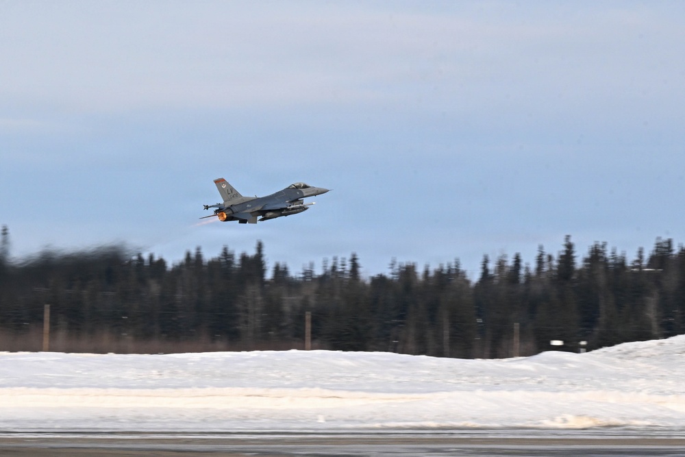 Alaskan NORAD Region operates from remote Alaska airfield