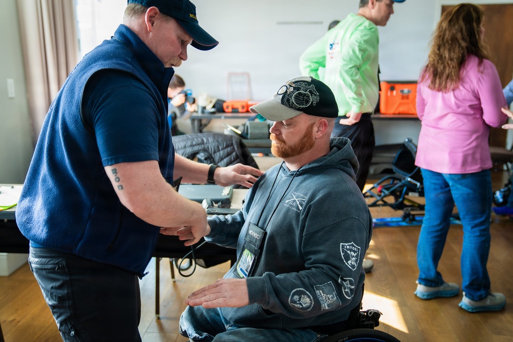 Marine Corps Veteran Embraces First Winter Sports Clinic