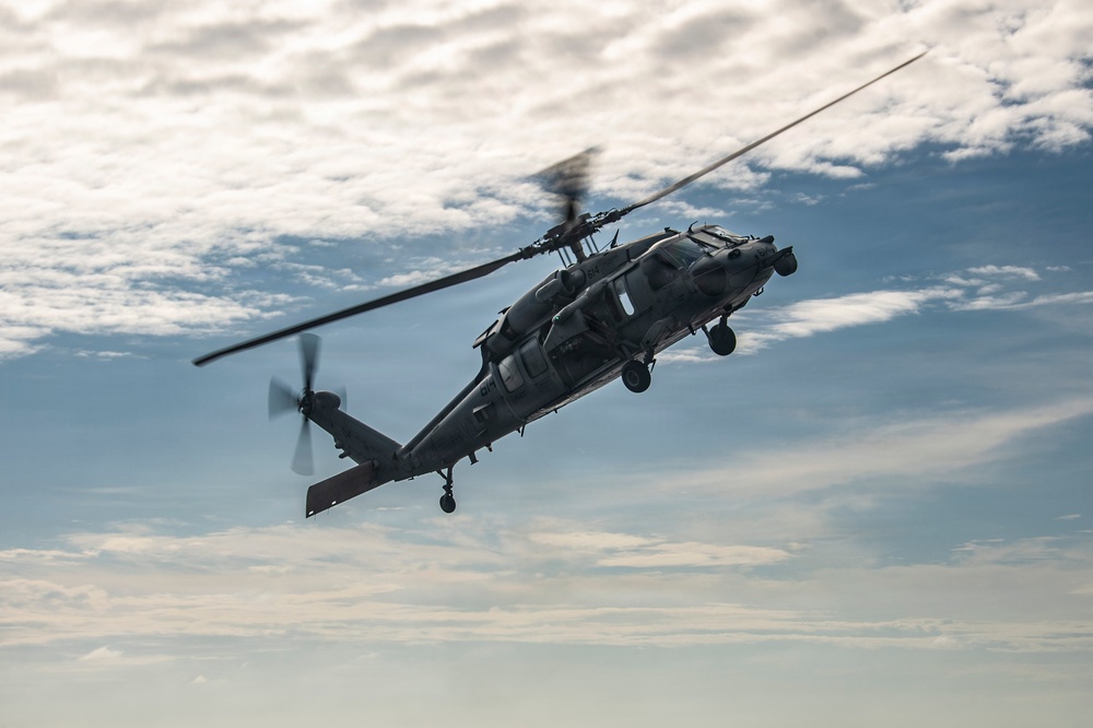 Nimitz Conducts Vertical Replenishment-at-Sea