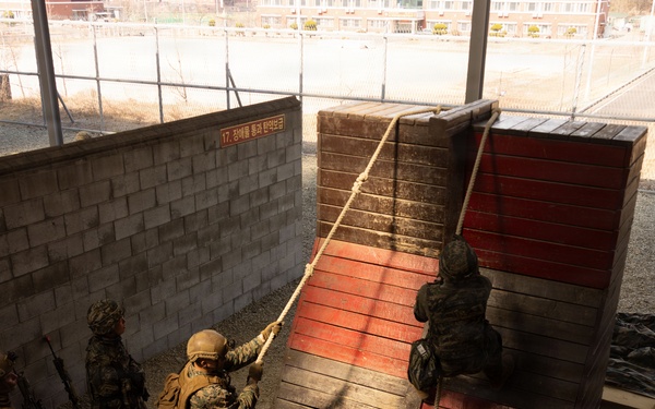 KMEP 26.1 | U.S. Marines with 12th LCT and ROK Marines Execute Leadership Course