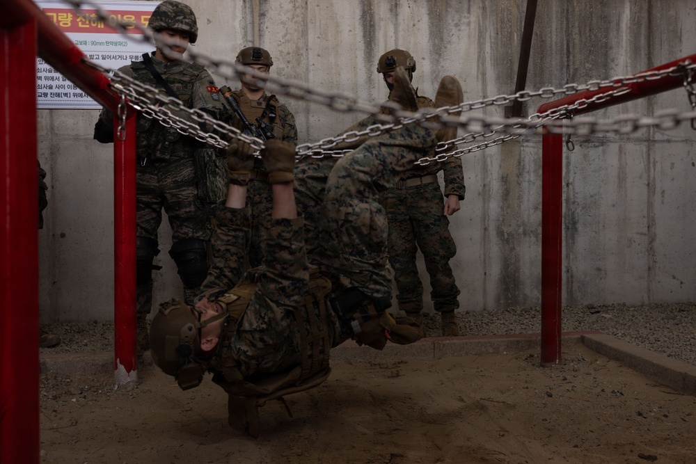 KMEP 26.1 | U.S. Marines with 12th LCT and ROK Marines Execute a Leadership Course